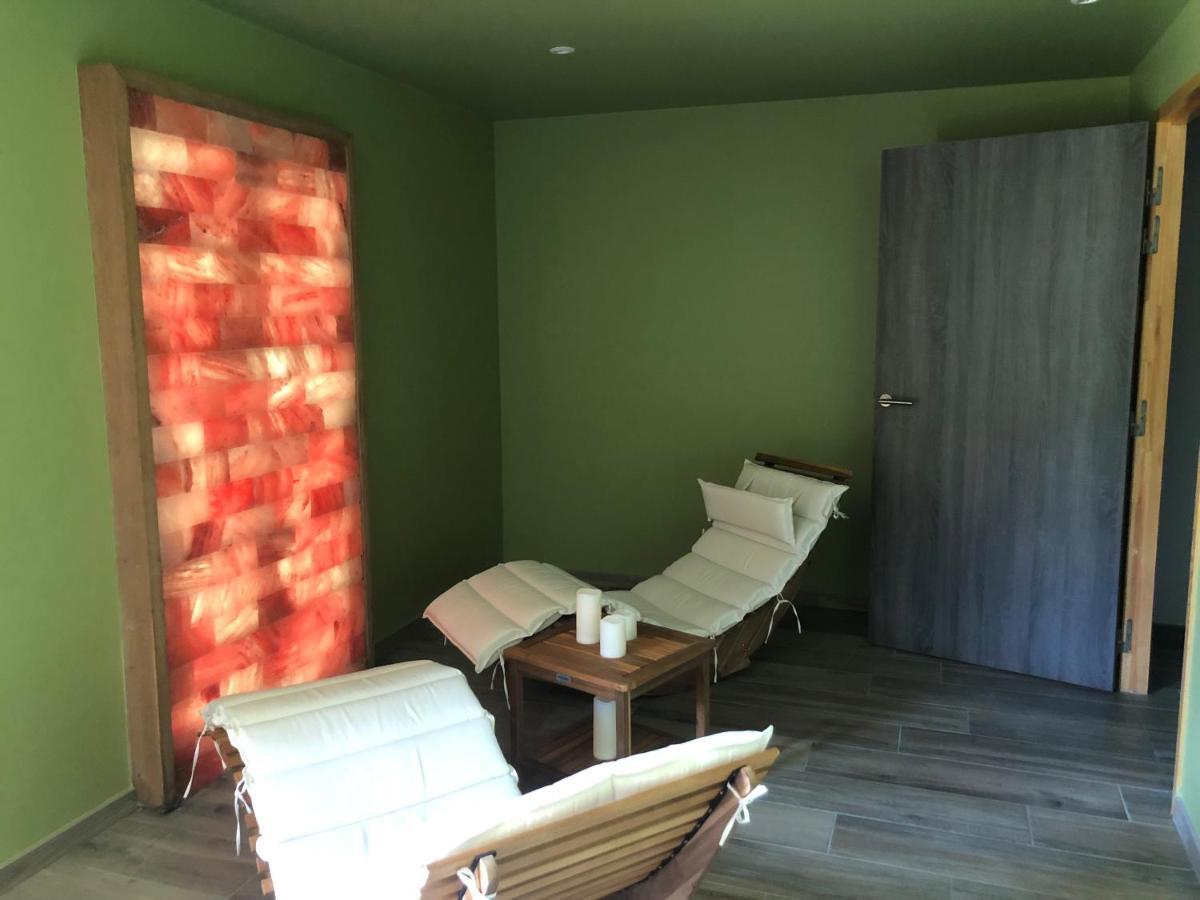 Hotel Restaurant Akena Molinges - La Brocatelle แซ็ง-คล็อด ภายนอก รูปภาพ